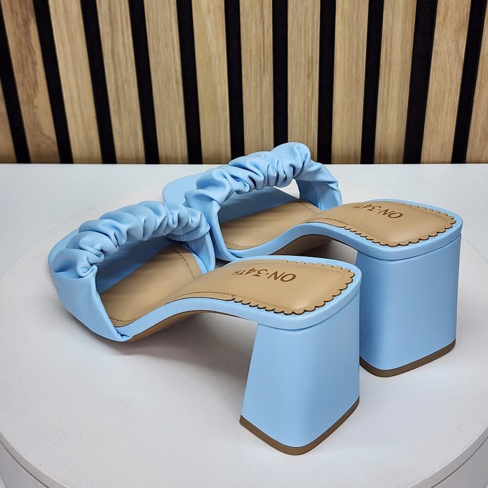 NEW - On 34th Salliee Women’s Dress Sandals Ruffle Block Heels Size 9 - Picture 4 of 7